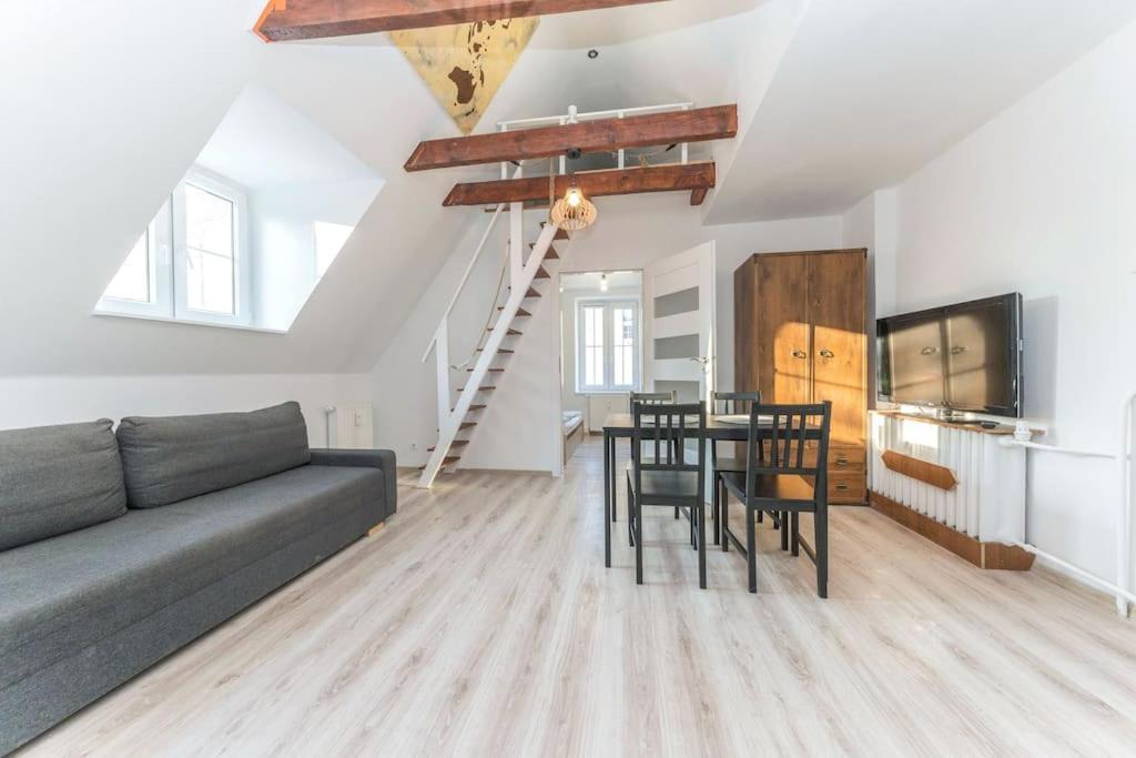 Huoneisto Hello Sw Ducha Loft For 6 Guests Gdańsk